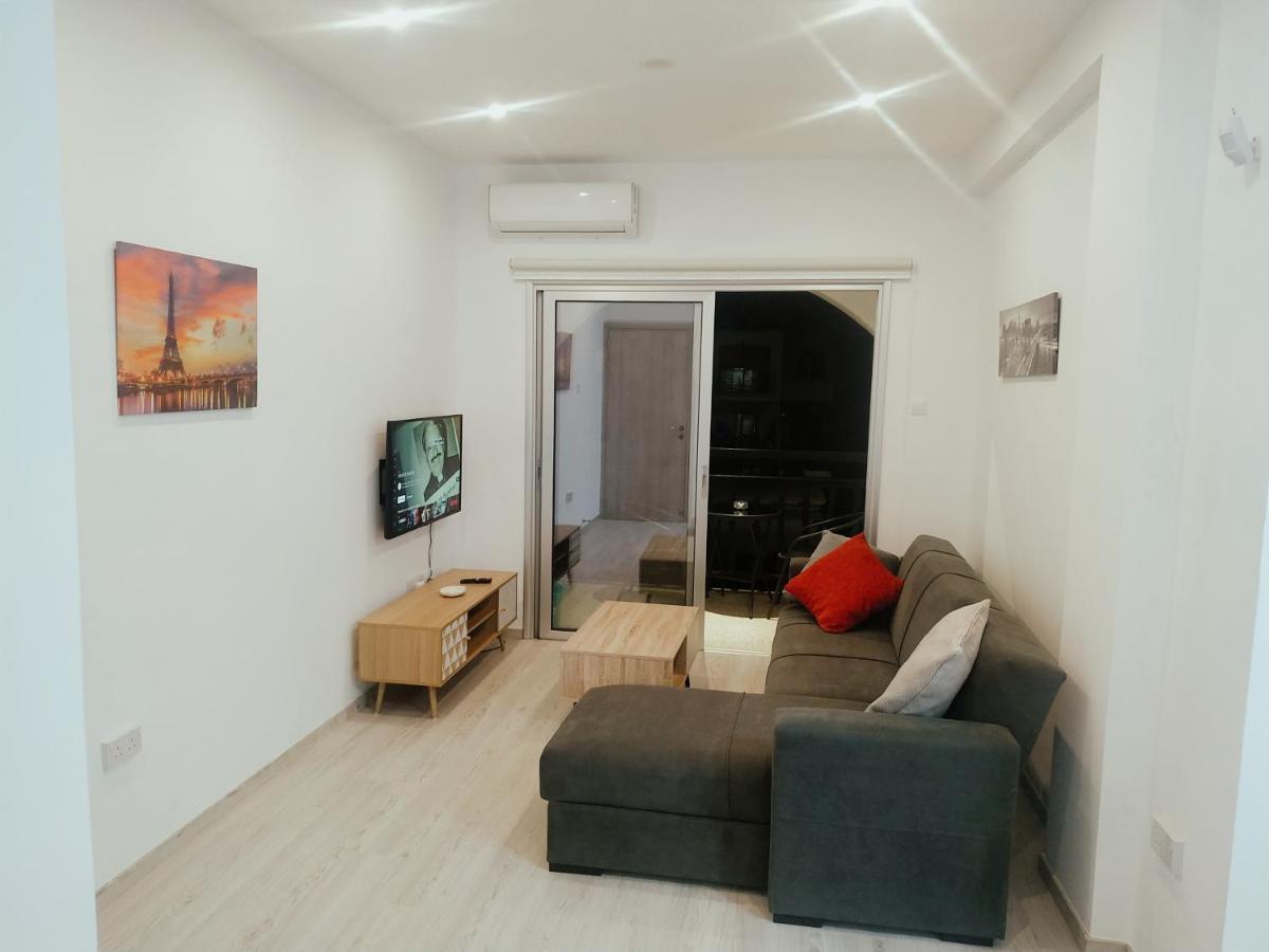 شقة Charming Holiday Retreat Kato Paphos Apt 400M To The Beach المظهر الخارجي الصورة