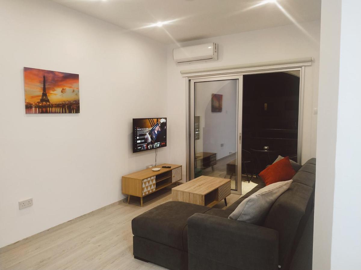 شقة Charming Holiday Retreat Kato Paphos Apt 400M To The Beach المظهر الخارجي الصورة