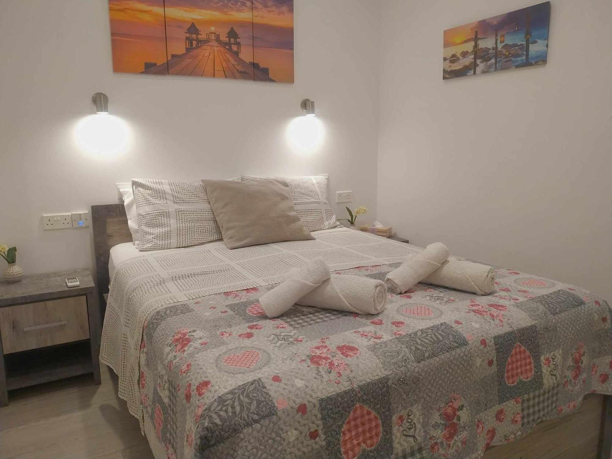 شقة Charming Holiday Retreat Kato Paphos Apt 400M To The Beach المظهر الخارجي الصورة